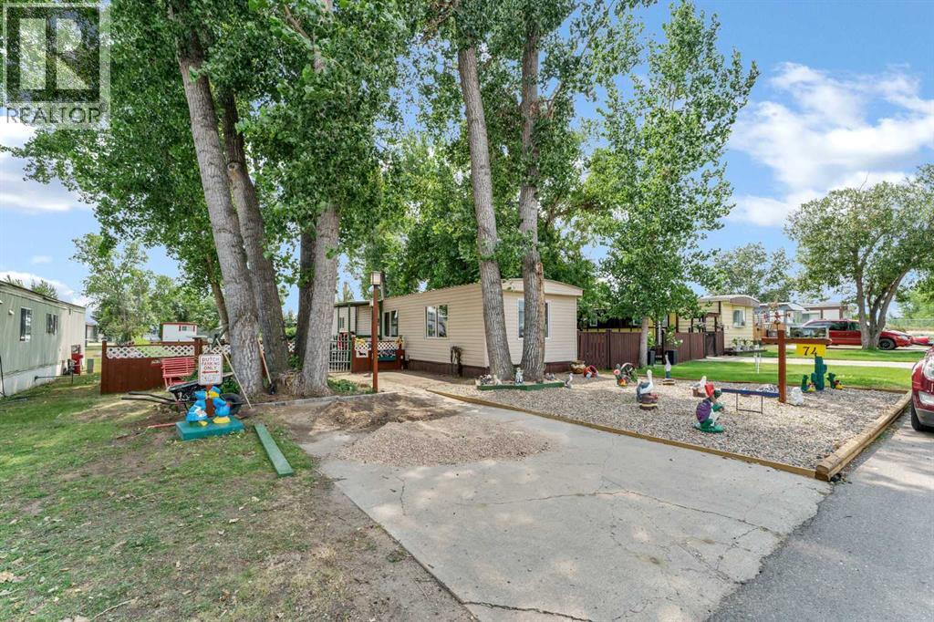 74, 4000 13 Avenue SE - 1