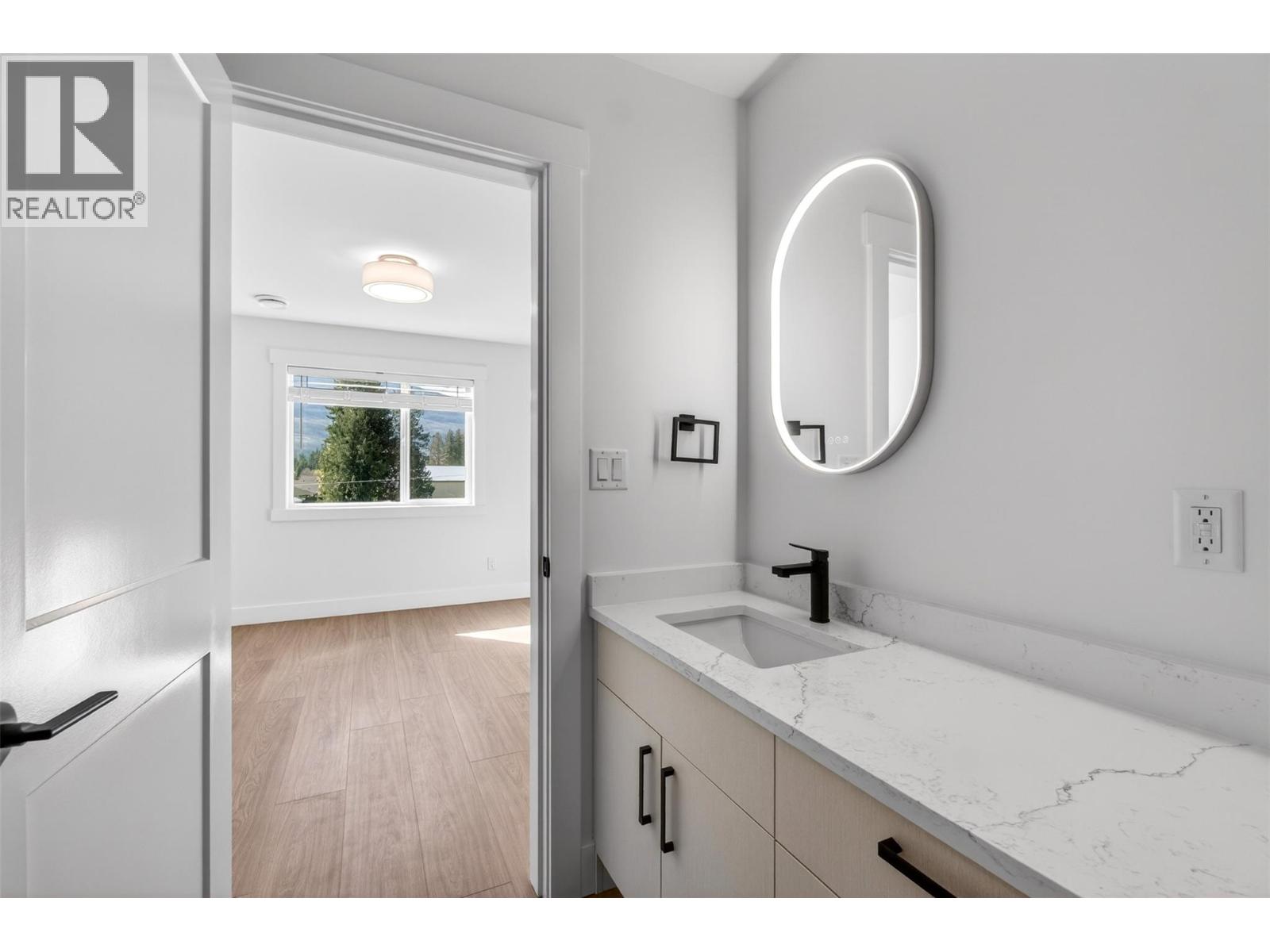 #7 222 Temple Street - Image 12