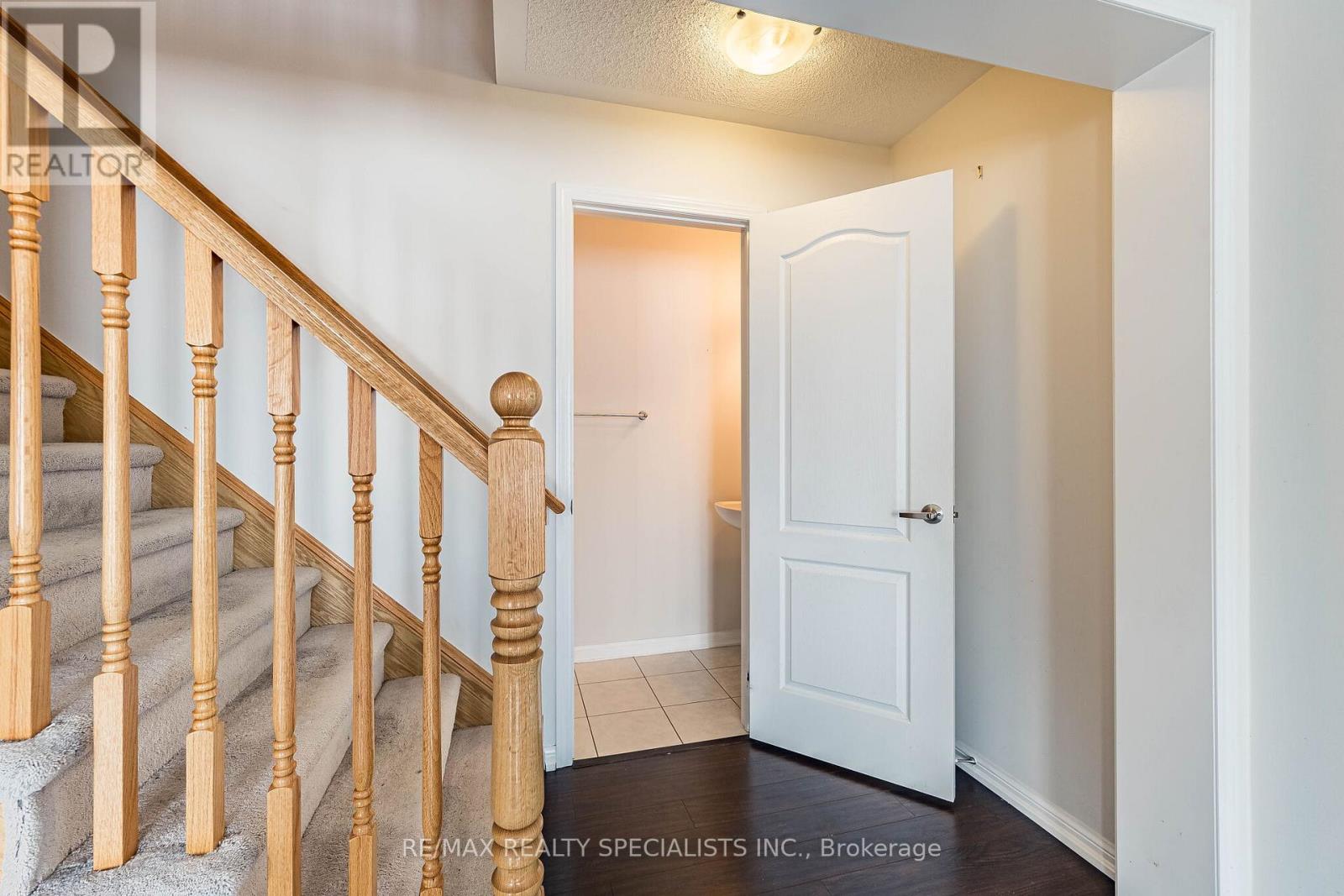 6 AGRICOLA ROAD - 28
