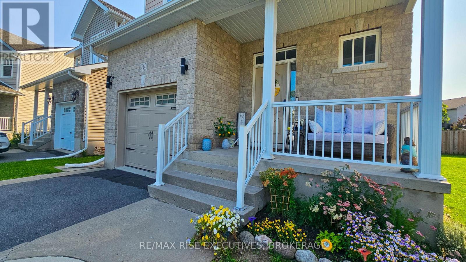 724 MARGARET WAY - 2