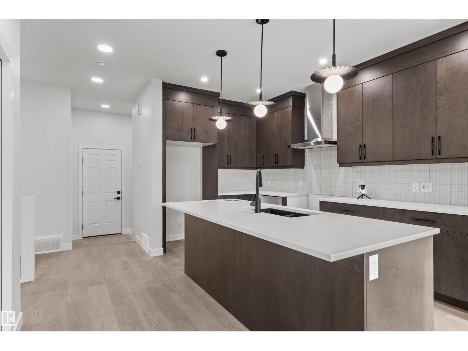9096 ELVES LO NW, Edgemont (Edmonton), Edmonton photo 3