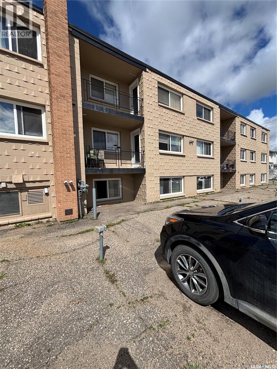 1 2620 5th AVENUE N, Regina — photo 2
