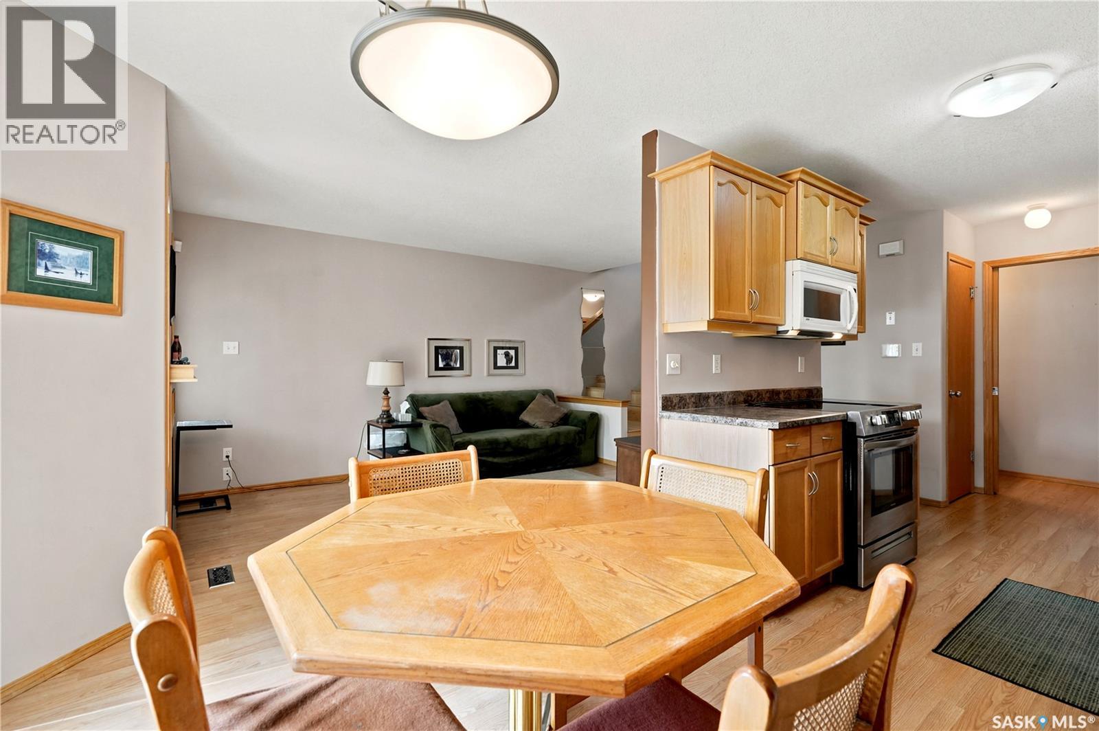 #225 Mikkelson DRIVE - 10