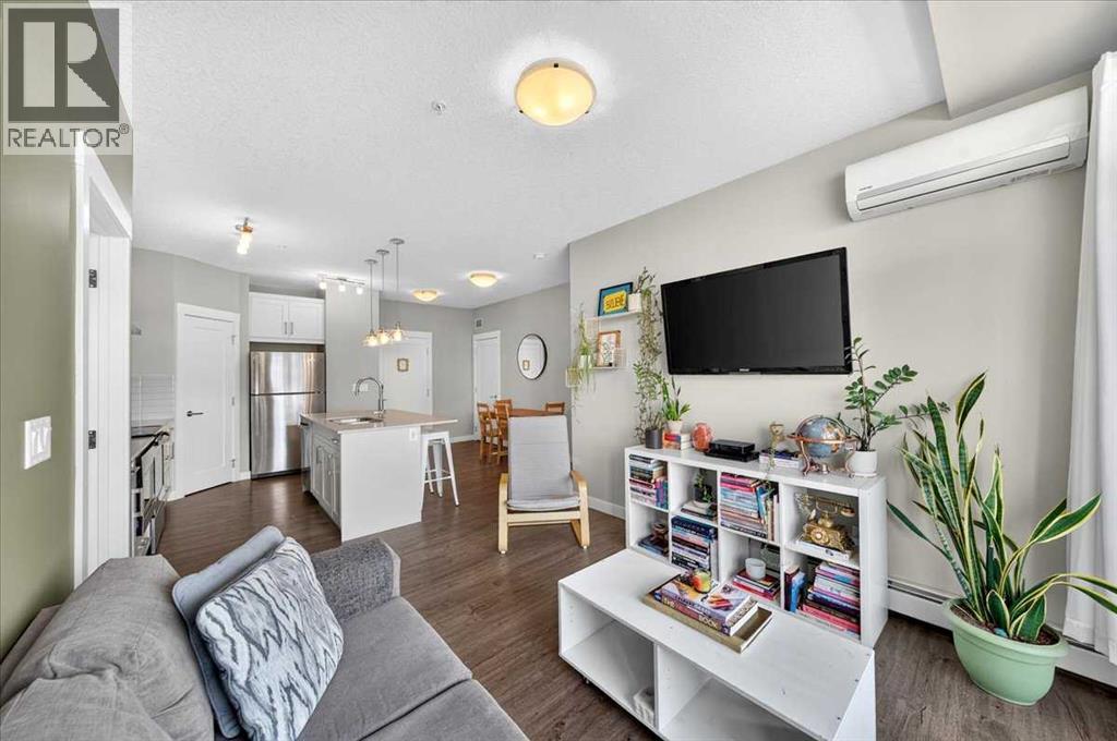 #310 10 Walgrove SE - 9