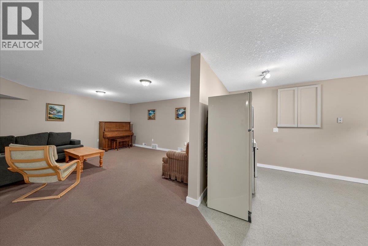 4985 Ogilvey Avenue - 51