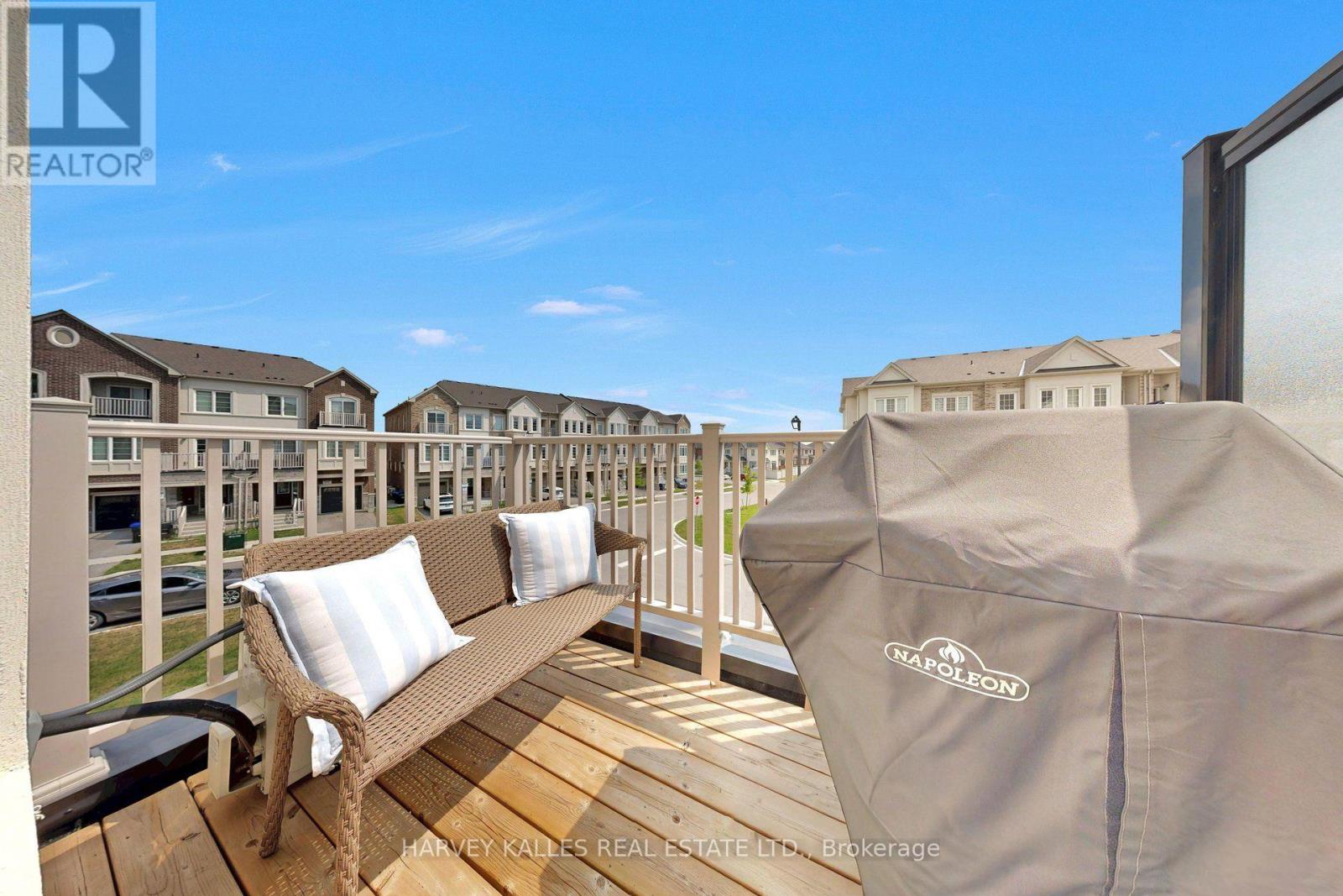 32 MEL IRVING DRIVE - 41
