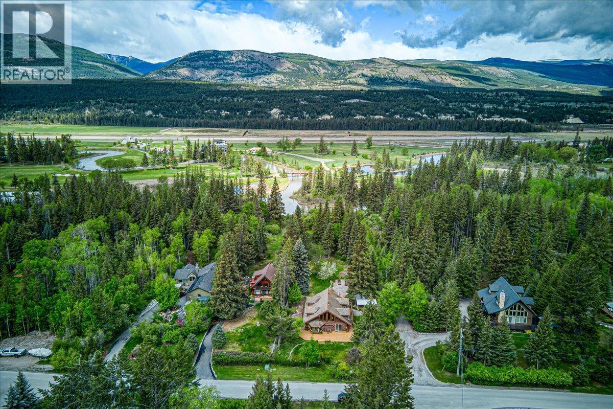 4985 Ogilvey Avenue, Fairmont Hot Springs