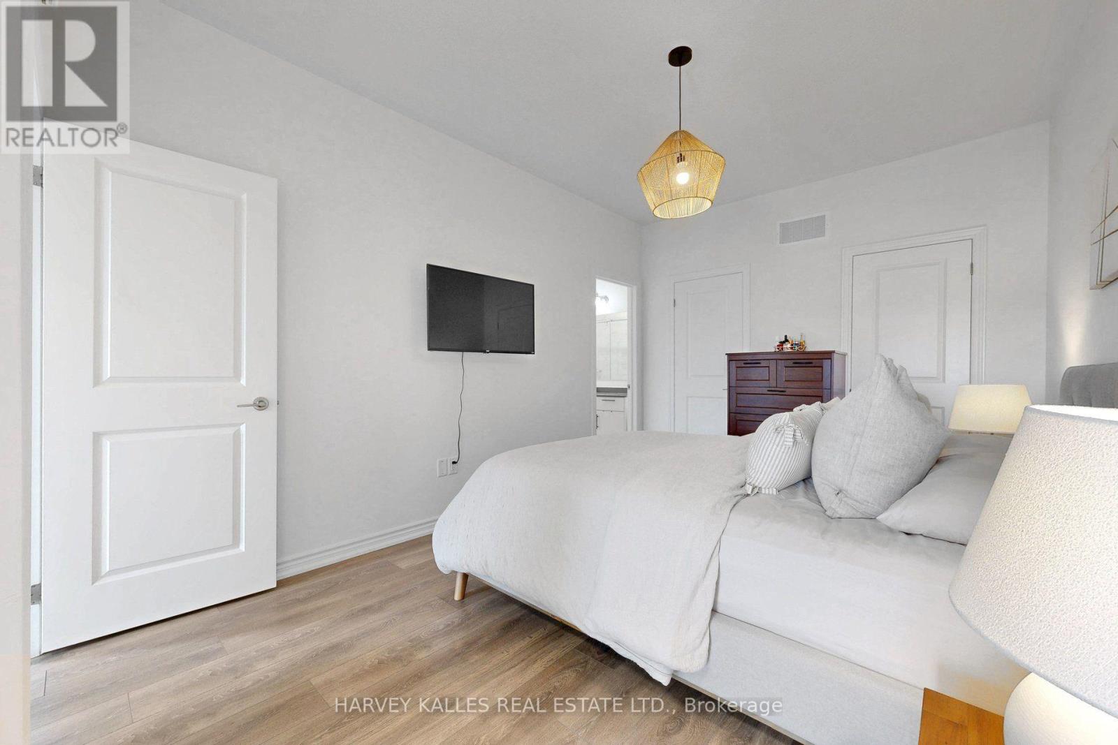 32 MEL IRVING DRIVE - Image 32