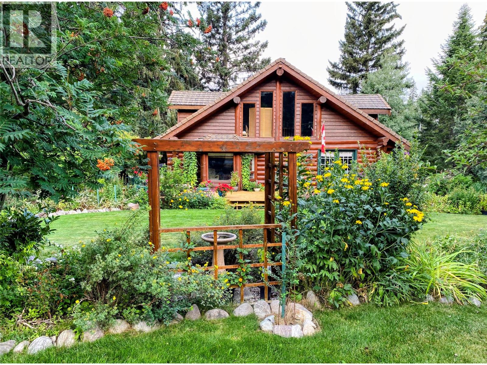 4985 Ogilvey Avenue, Fairmont Hot Springs
