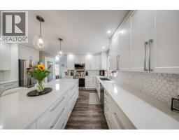Kitchen - 1021 Bridgeview Crescent, Castlegar, BC V1N4K9 Photo 6