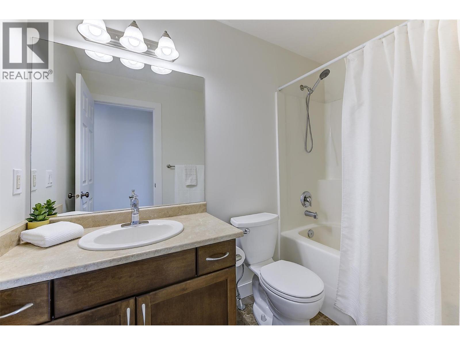 11392 Lodge Road Unit# 12, Lake Country
