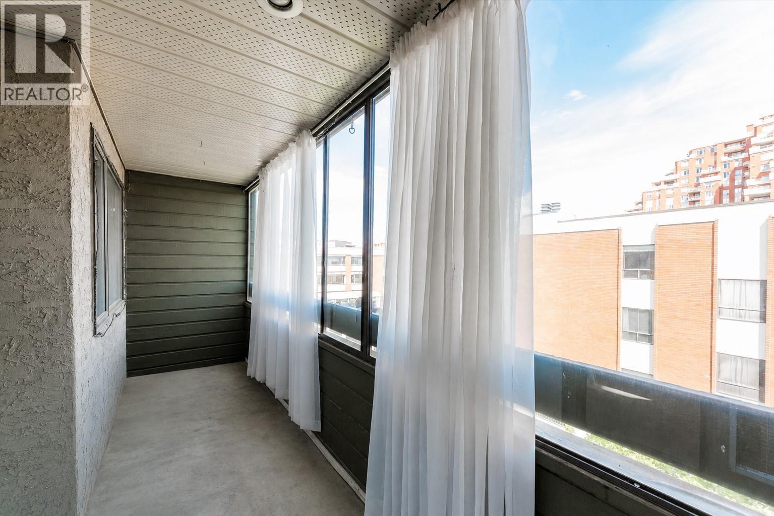 307 1056 Bernard Avenue, Kelowna
