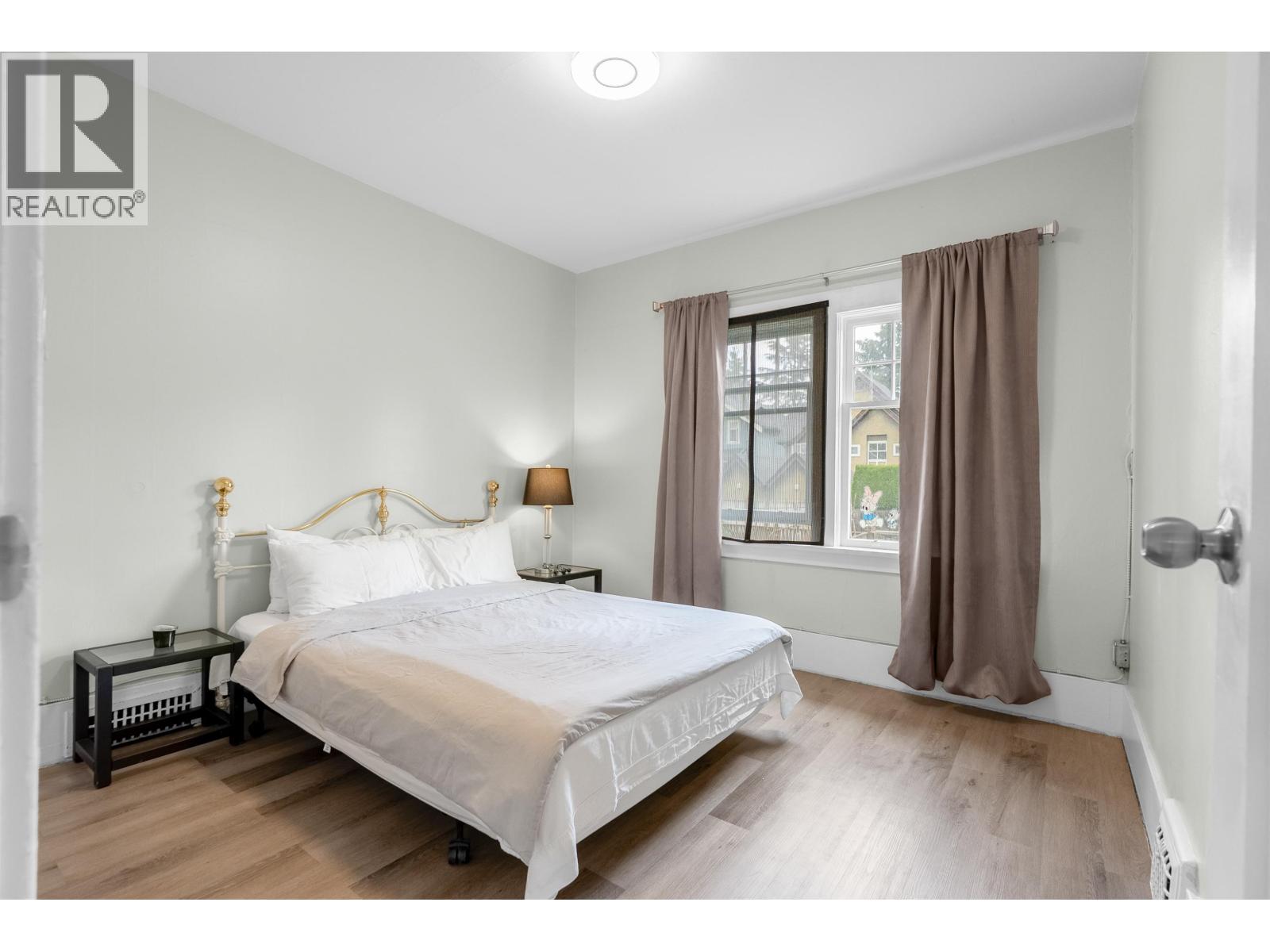 4 Bed, 2 Bath House for Sale in Vancouver – 3425 W 8TH AVENUE, Vancouver – MLS# R3126353 - Image 10