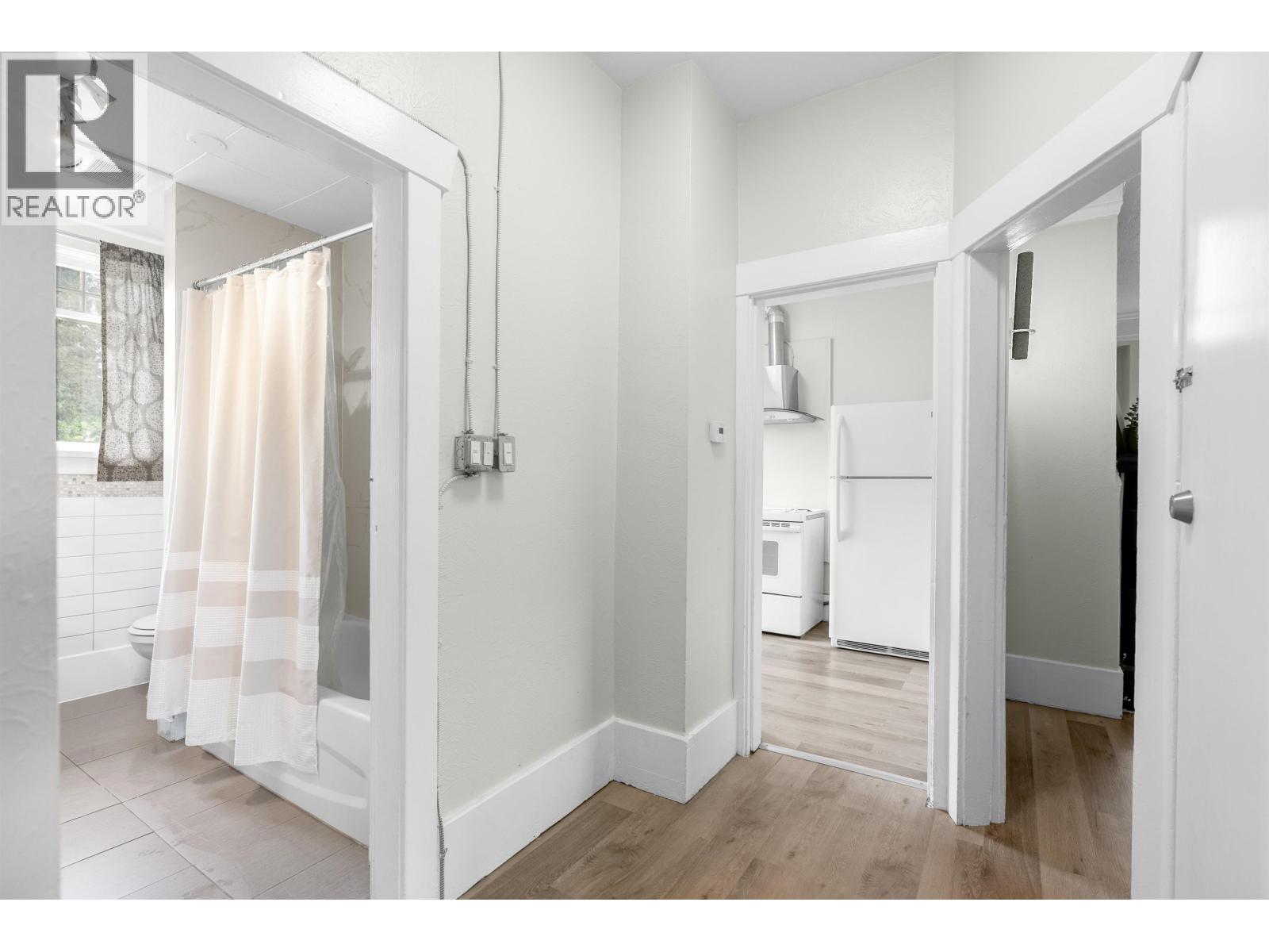 4 Bed, 2 Bath House for Sale in Vancouver – 3425 W 8TH AVENUE, Vancouver – MLS# R3126353 - Image 12