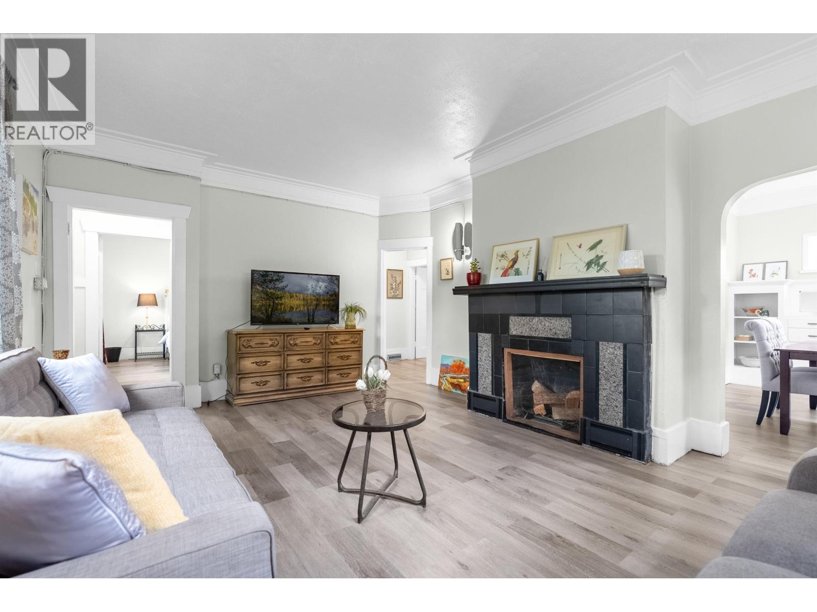 4 Bed, 2 Bath House for Sale in Vancouver – 3425 W 8TH AVENUE, Vancouver – MLS# R3126353 - Image 3