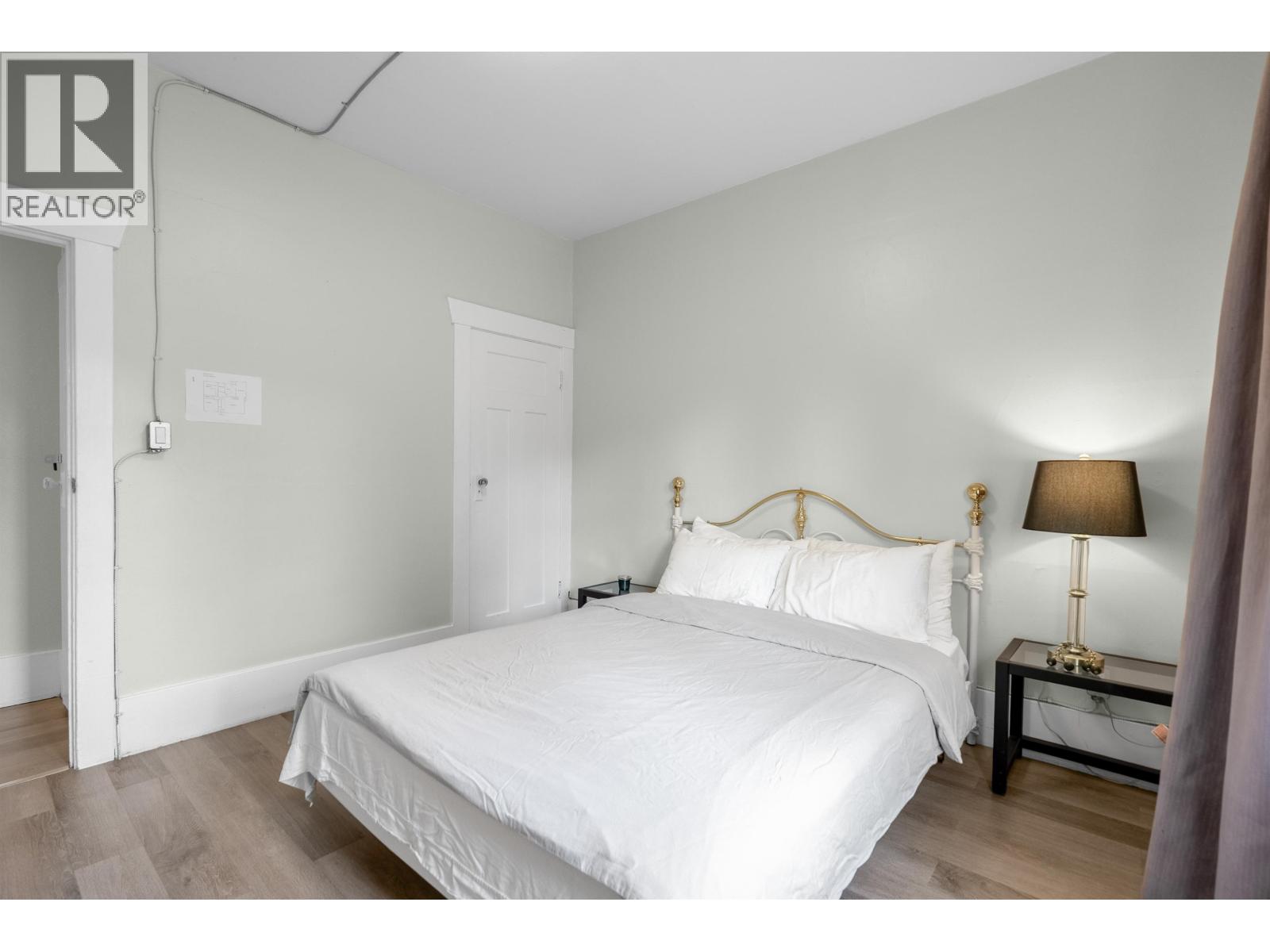 4 Bed, 2 Bath House for Sale in Vancouver – 3425 W 8TH AVENUE, Vancouver – MLS# R3126353 - Image 9