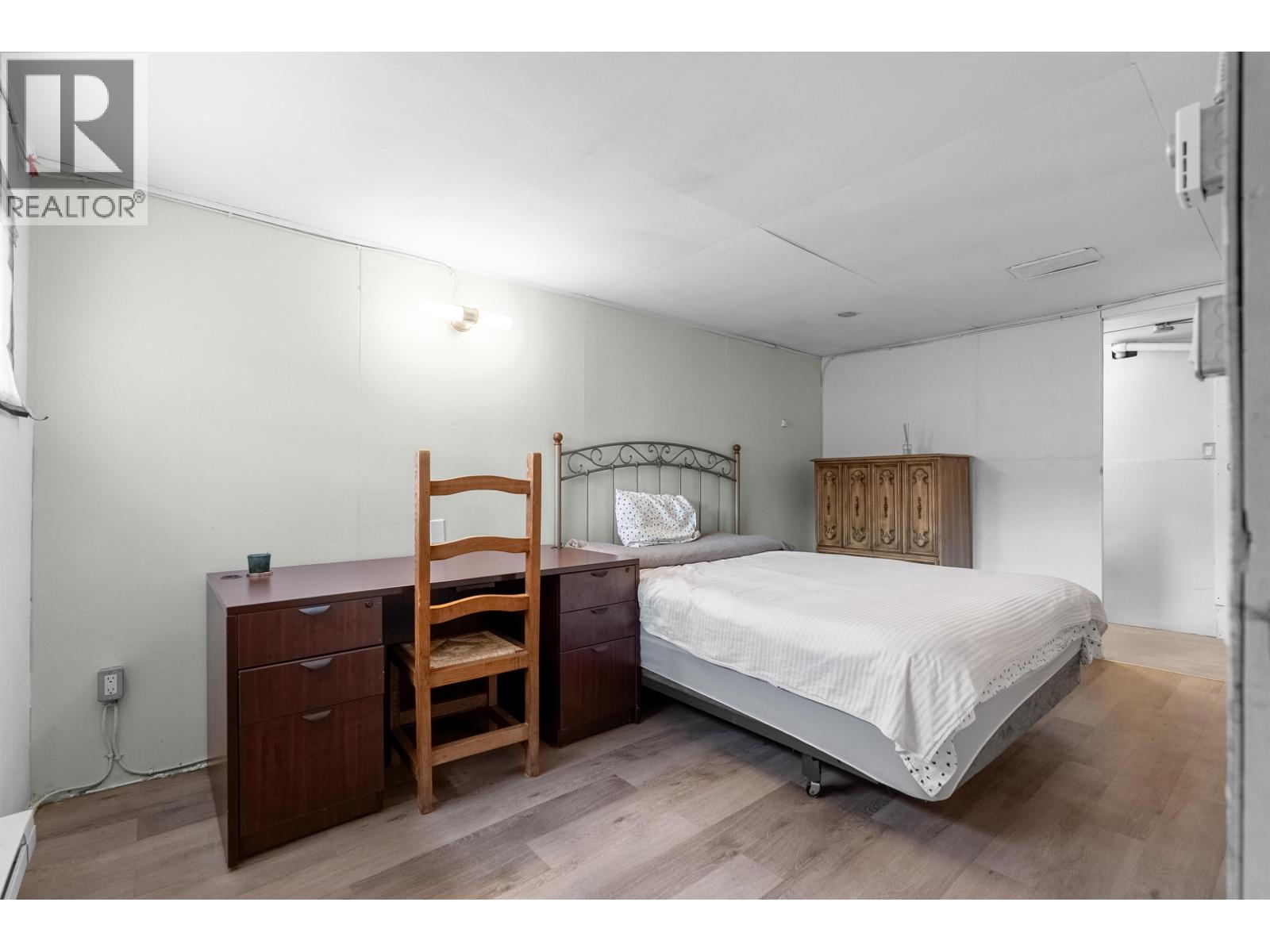 4 Bed, 2 Bath House for Sale in Vancouver – 3425 W 8TH AVENUE, Vancouver – MLS# R3126353 - Image 20