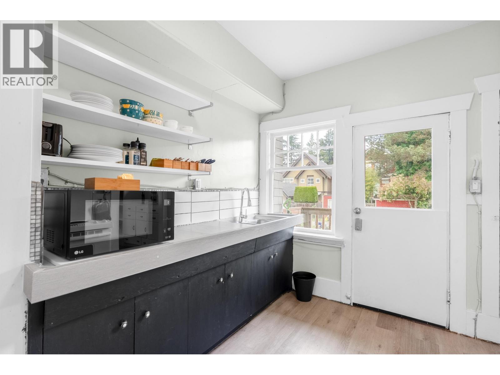 4 Bed, 2 Bath House for Sale in Vancouver – 3425 W 8TH AVENUE, Vancouver – MLS# R3126353 - Image 7