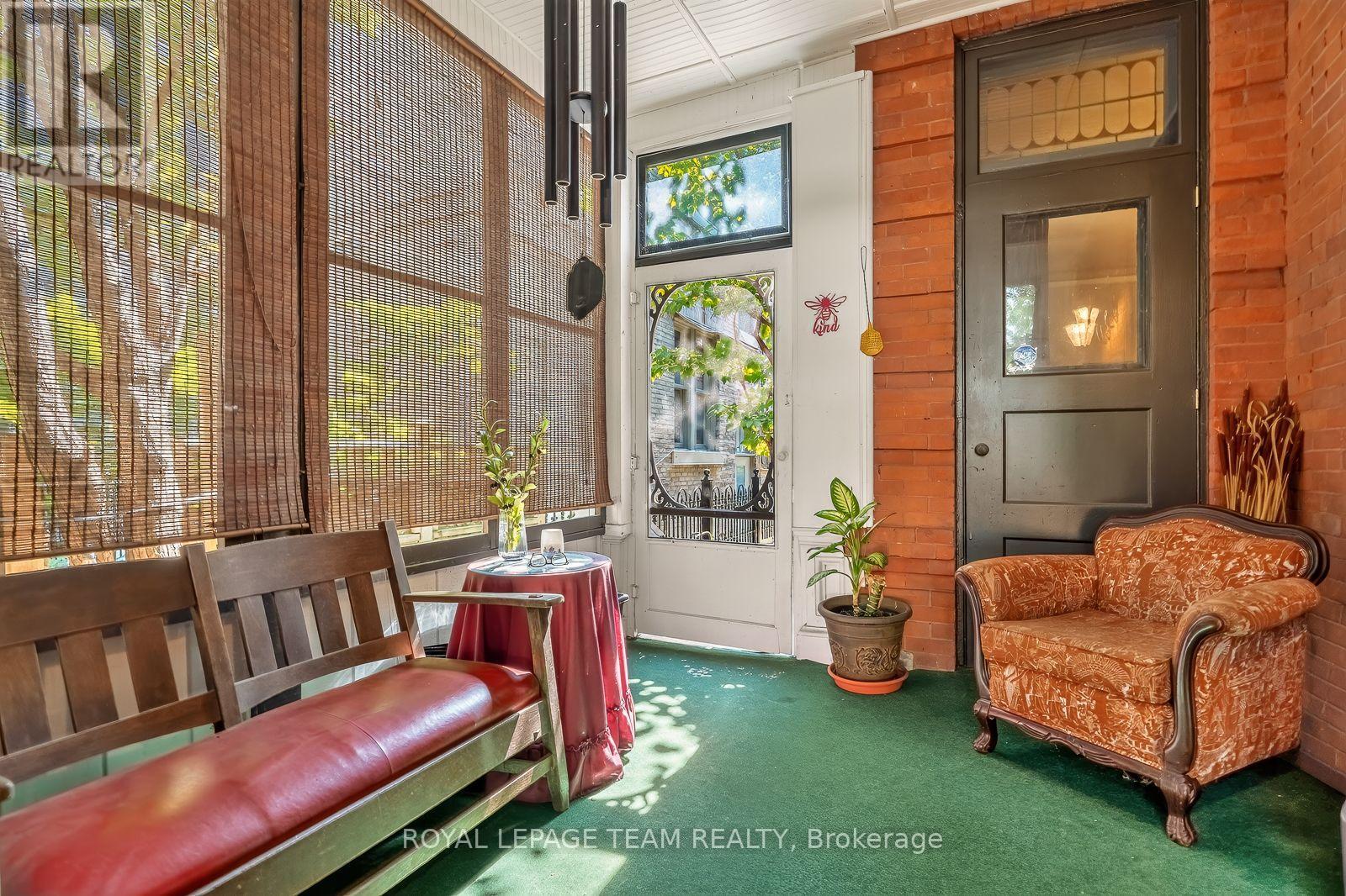 525 KING EDWARD AVENUE - 18