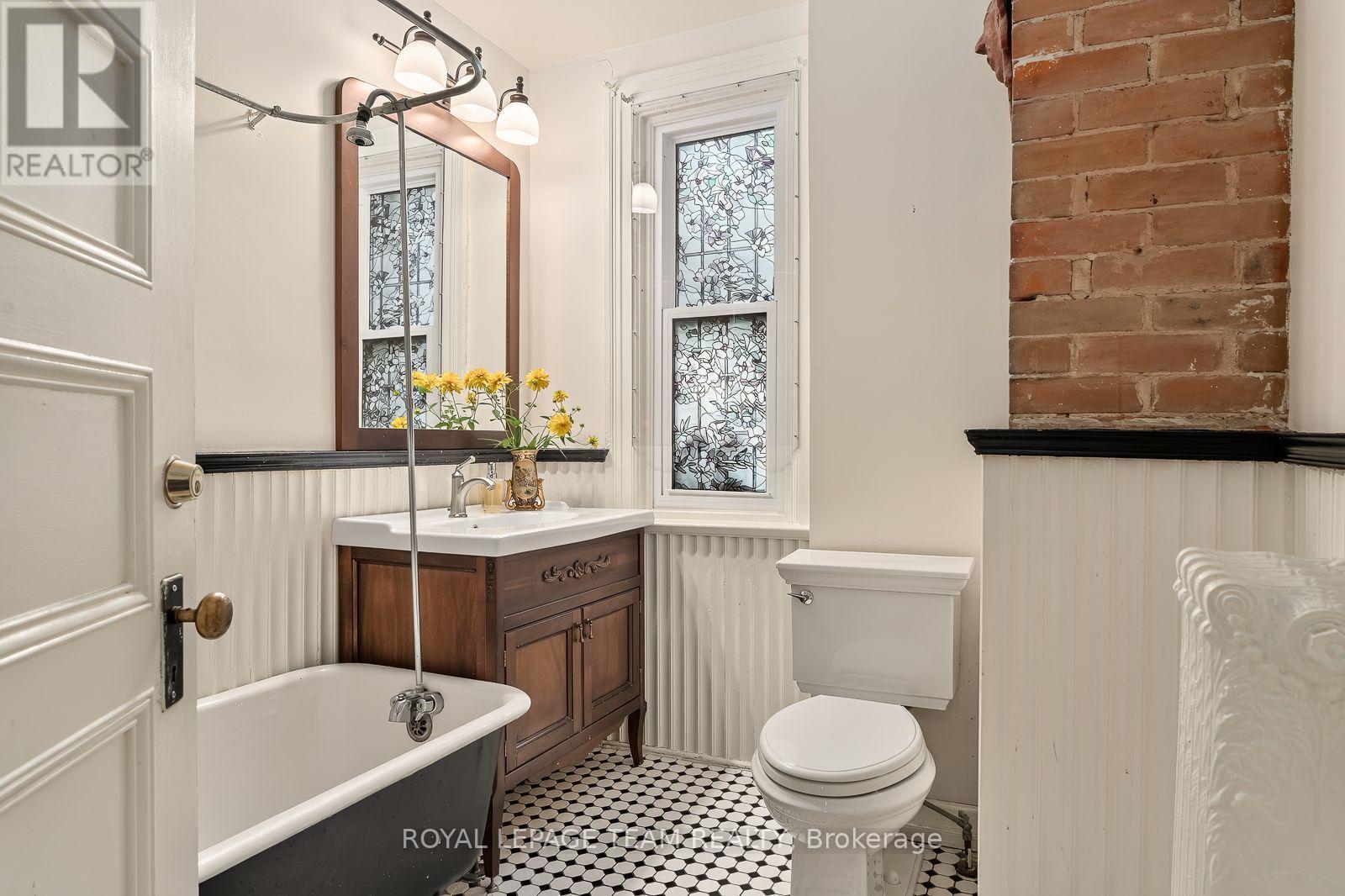 525 KING EDWARD AVENUE - 31