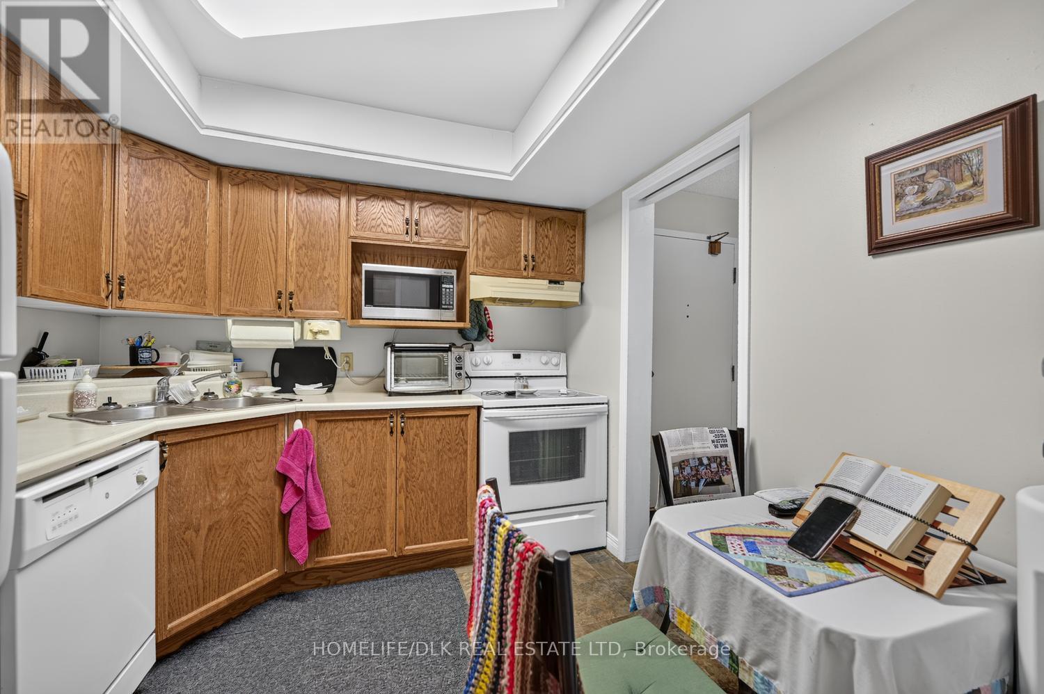 #306 820 LAURIER BOULEVARD - 11