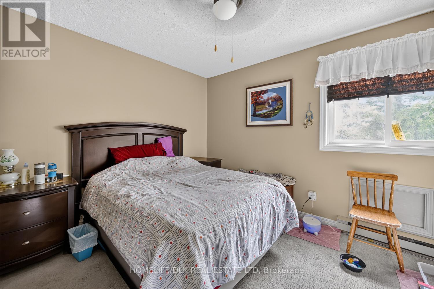 #306 820 LAURIER BOULEVARD - Image 16