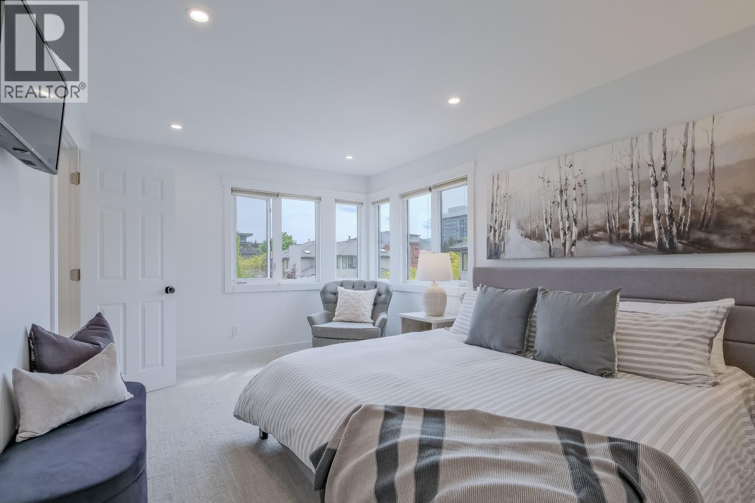 11 414 West Avenue, Kelowna