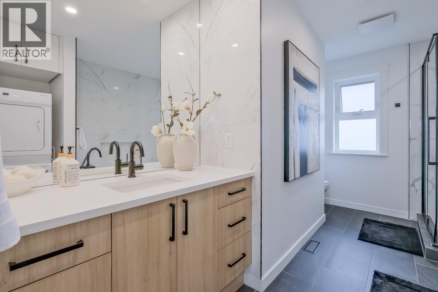 11 414 West Avenue, Kelowna