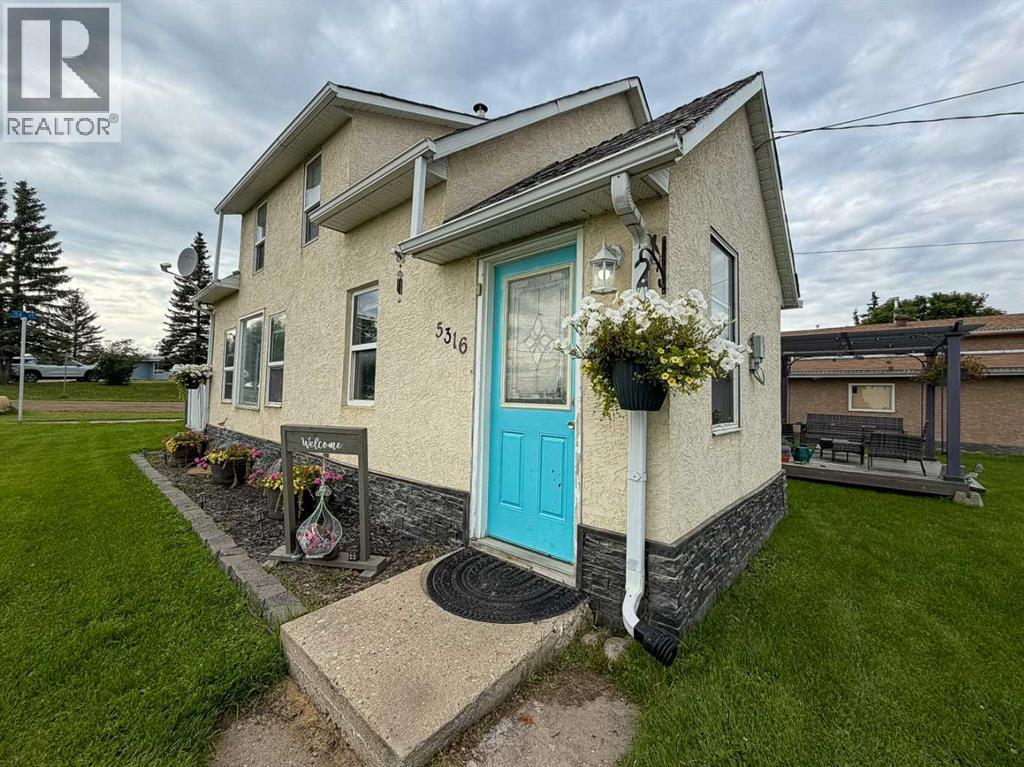 5316 46 Avenue - 1
