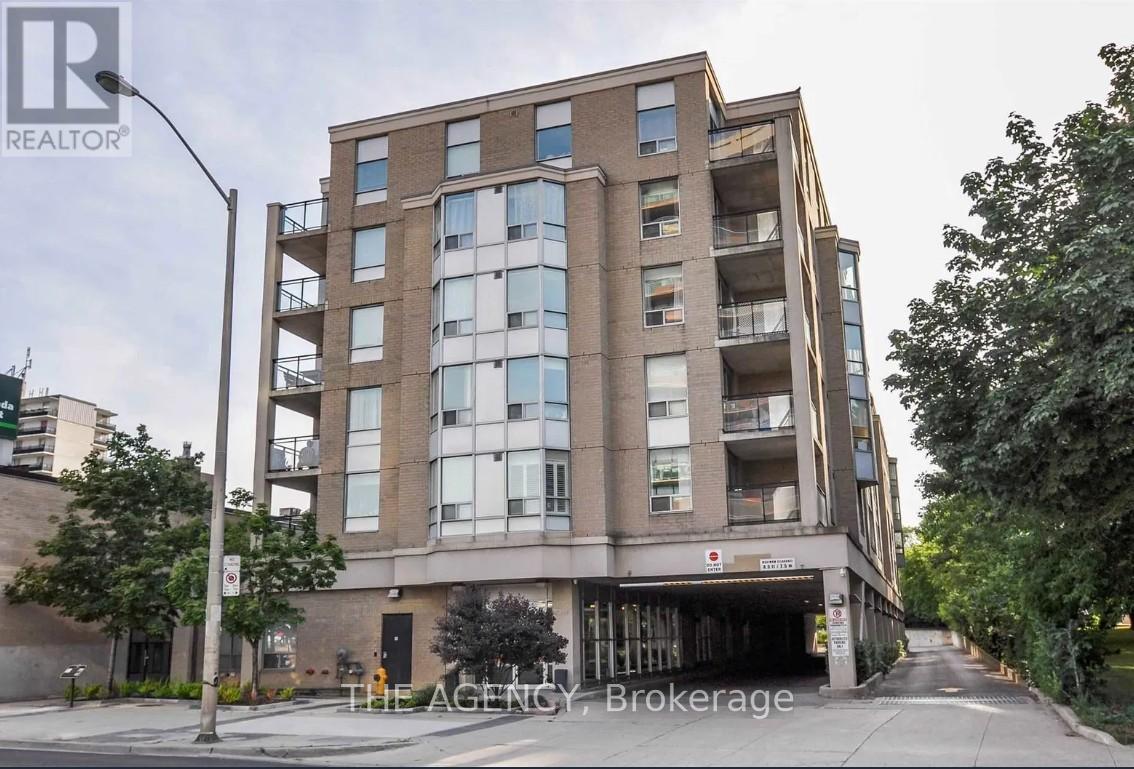 #207 5940 YONGE STREET - 1