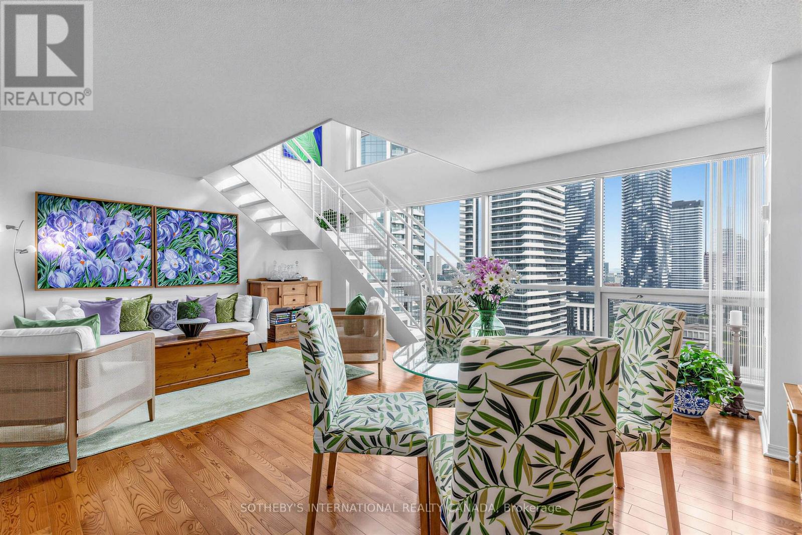 Photo of 10 Yonge Street
