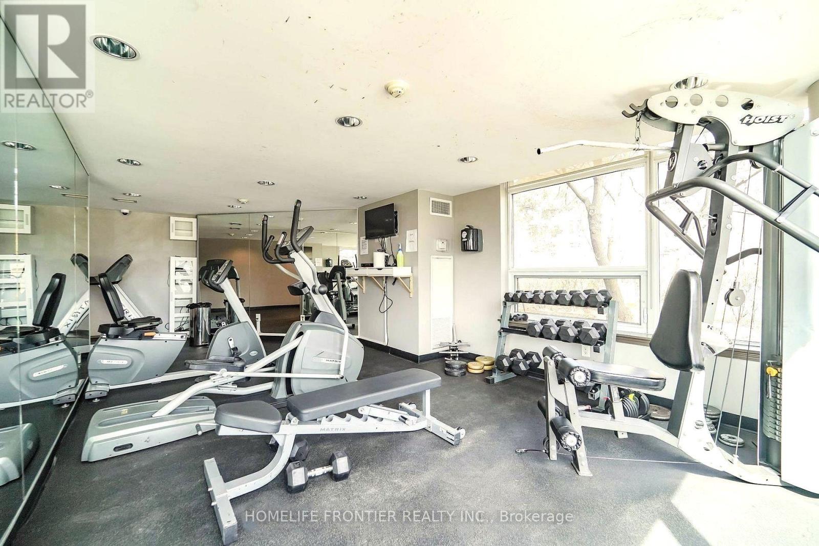 #716 18 VALLEY WOODS ROAD - 20