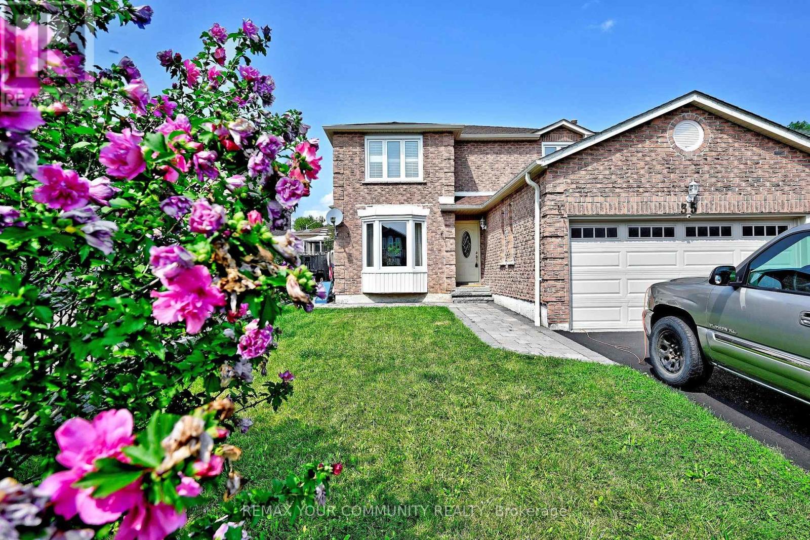 35 DAKIN DRIVE, Ajax (Central West) — photo 3