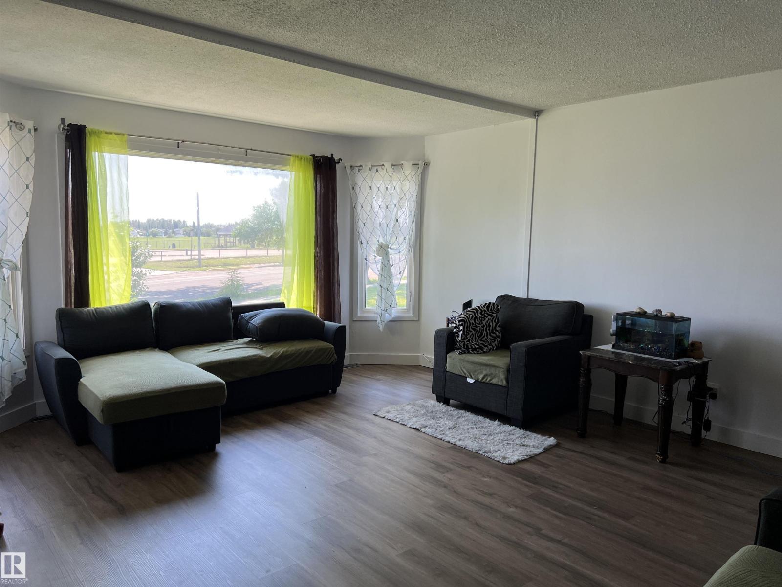4764 43 St. - Image 19