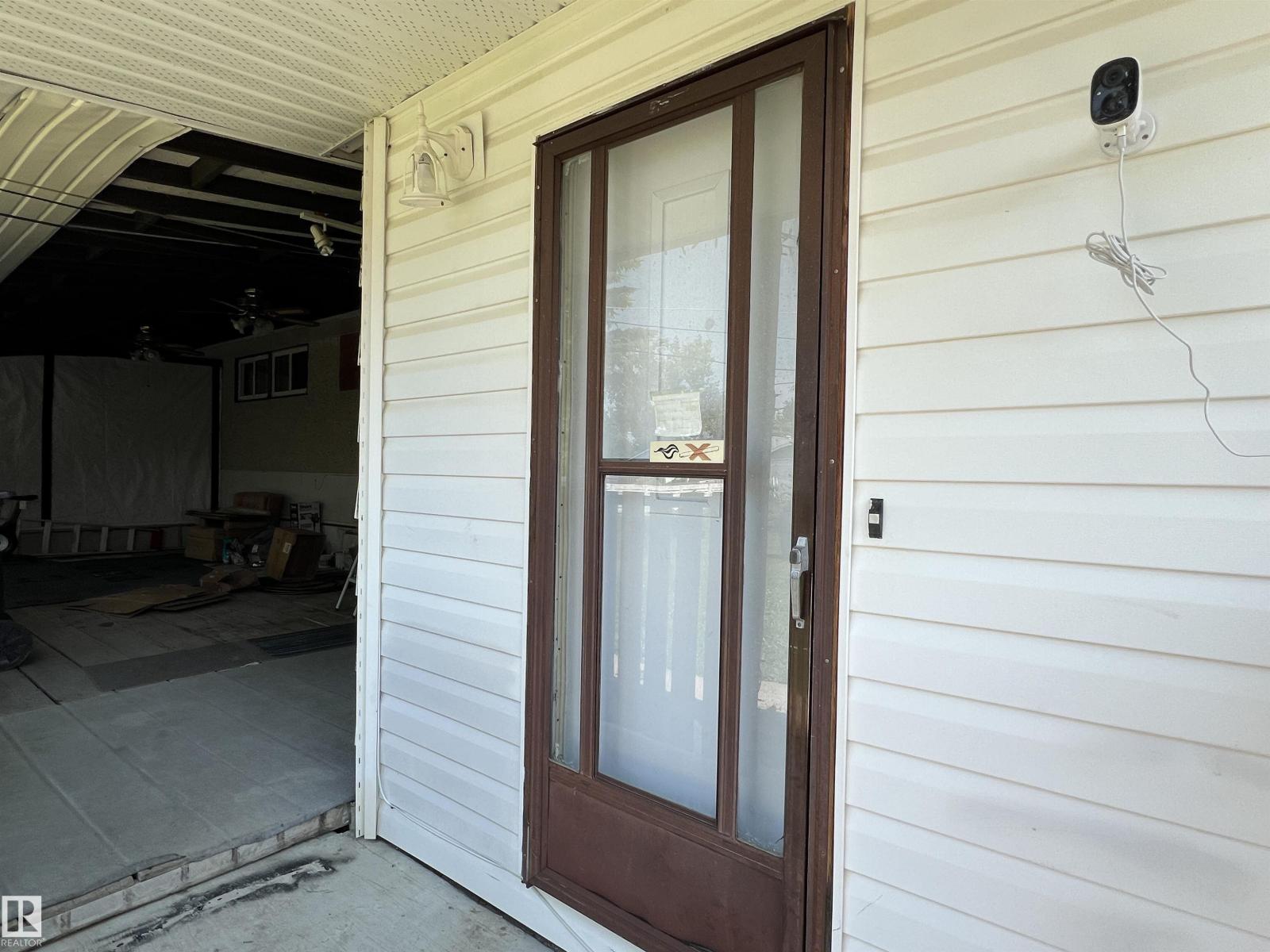 4764 43 St. - 42
