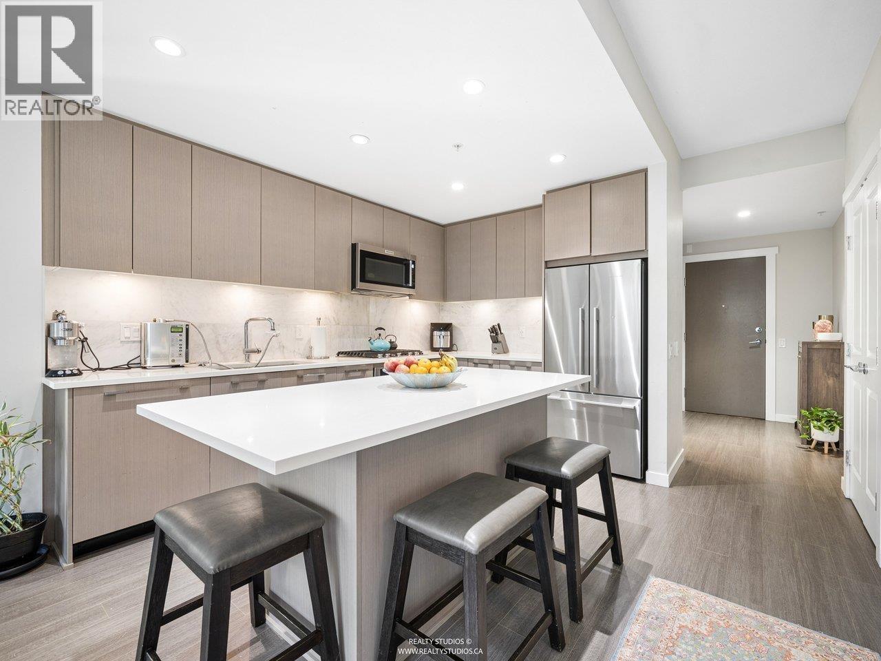 Photo of 213 2651 LIBRARY LANE 6