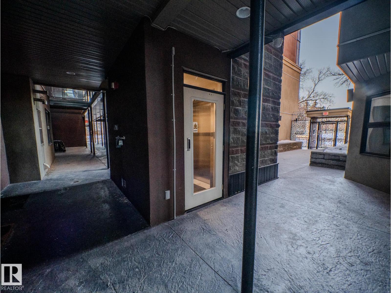 #310 10808 71 AV NW - 33