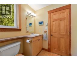647 Dinner Bay Rd, Mayne Island, BC V0N2J2 Photo 37