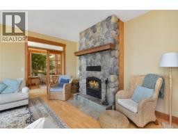 647 Dinner Bay Rd, Mayne Island, BC V0N2J2 Photo 21