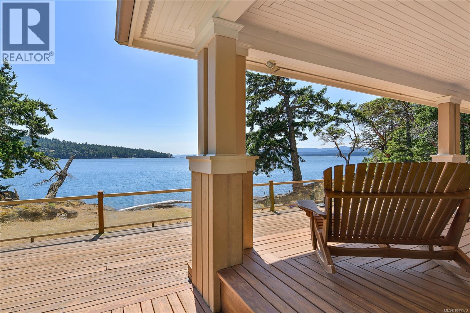 647 Dinner Bay Rd, Mayne Island — photo 3
