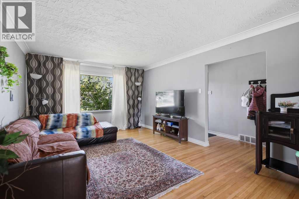 2808 19 Street NW - 3