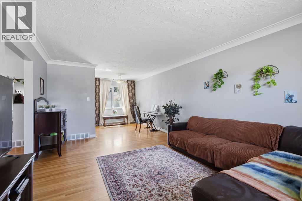2808 19 Street NW - 4