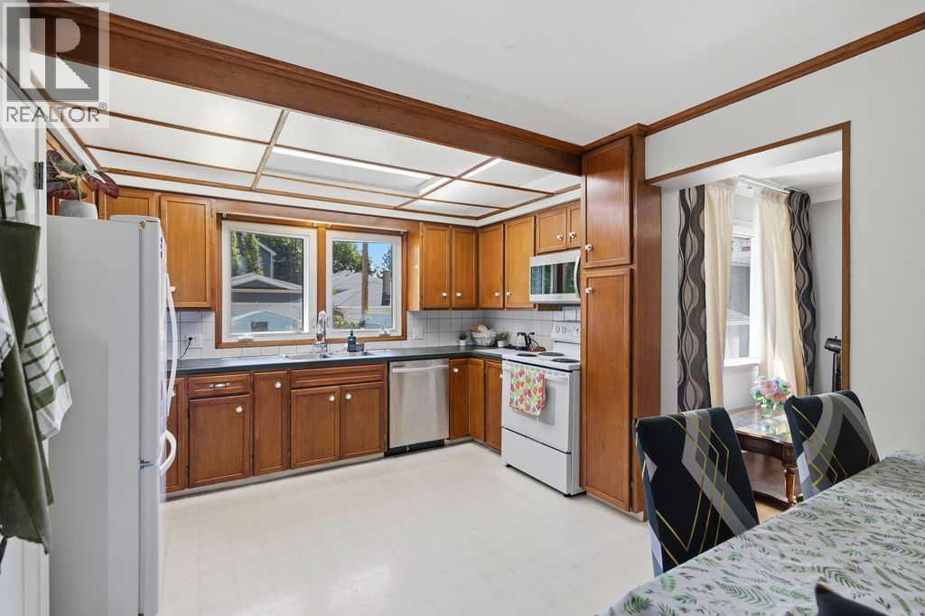 2808 19 Street NW - 8