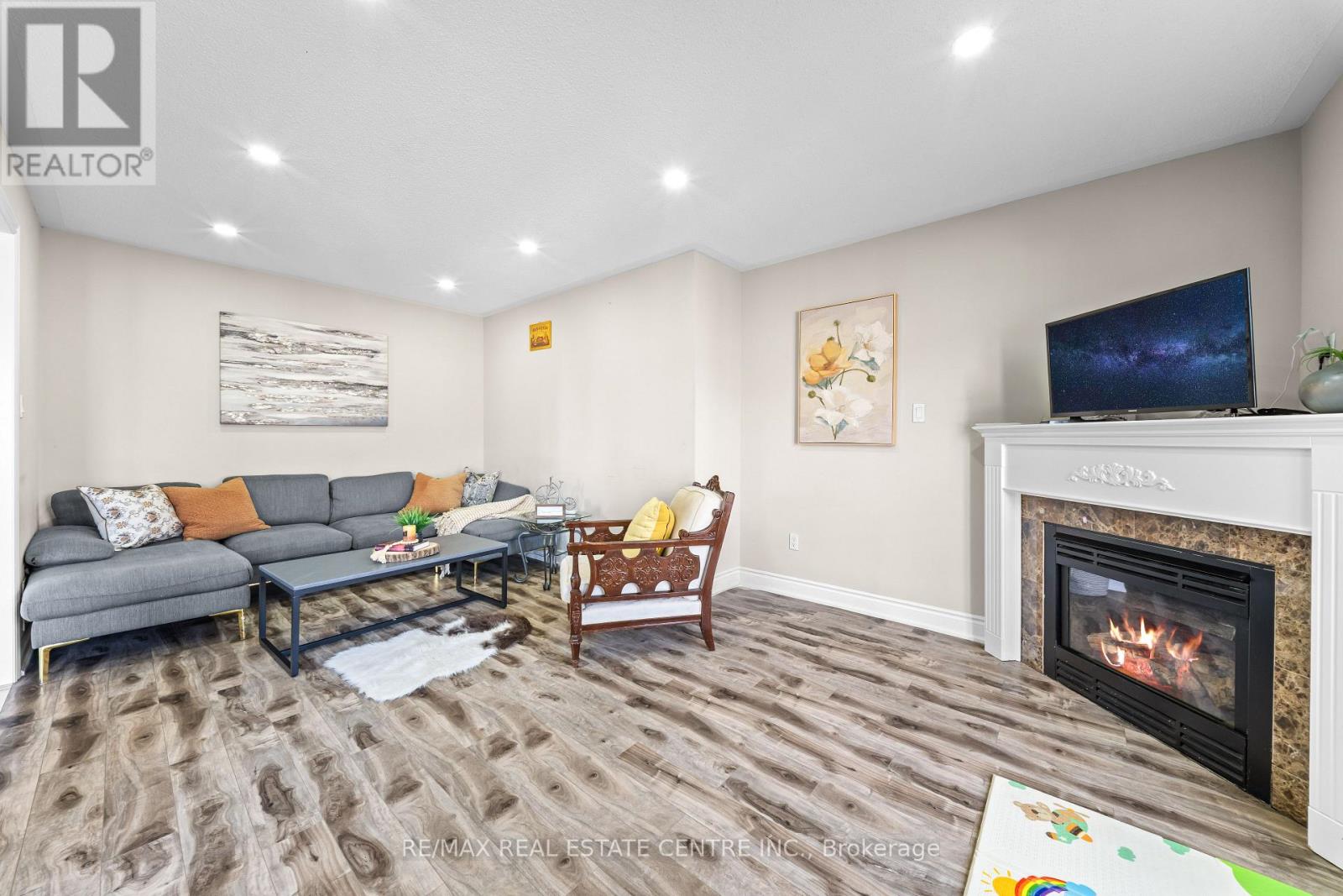 42 DOMENICO CRESCENT - 14