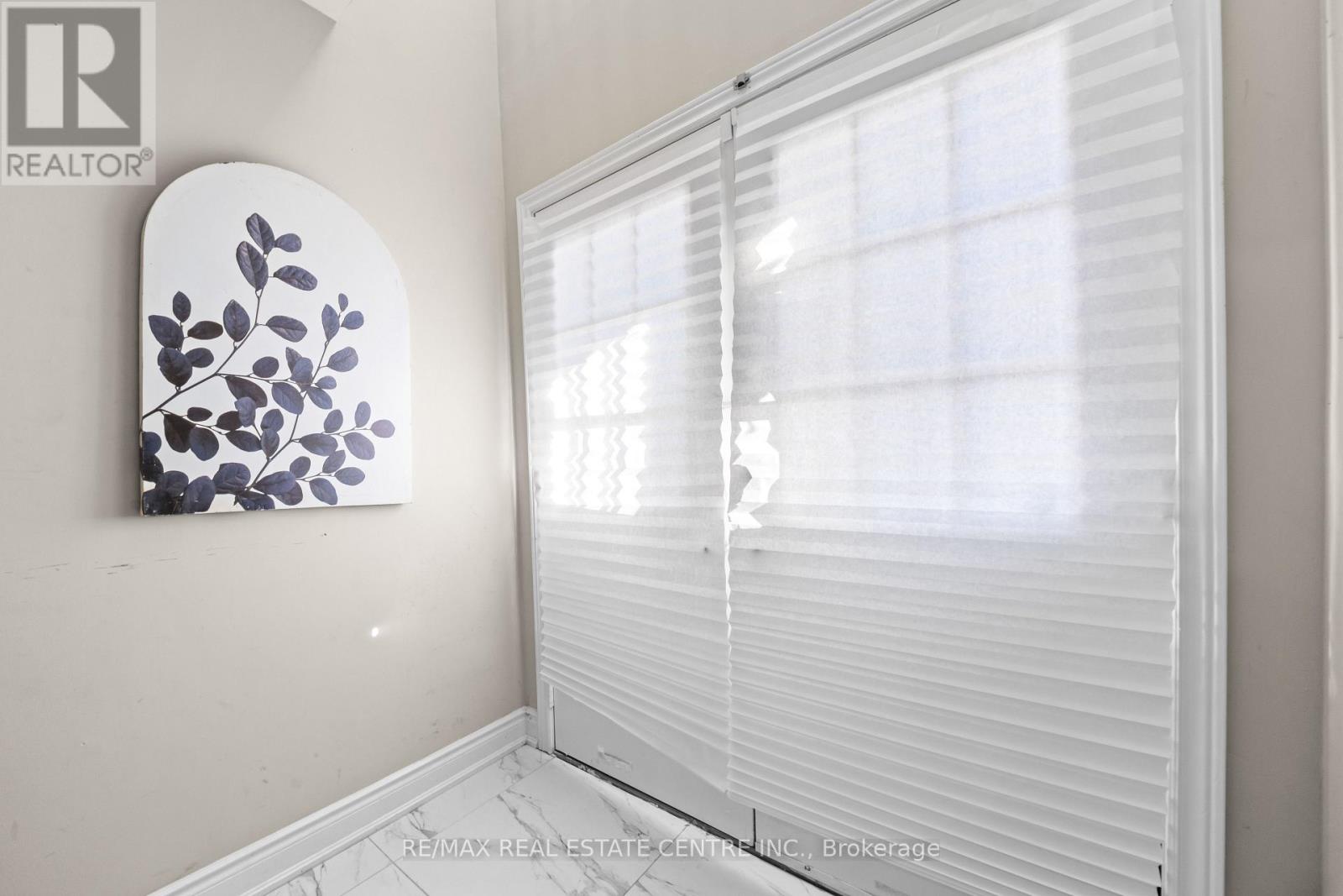 42 DOMENICO CRESCENT - 5