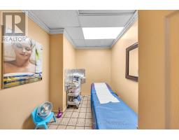 2282 Islington Avenue, Toronto, ON M9W3W8 Photo 11