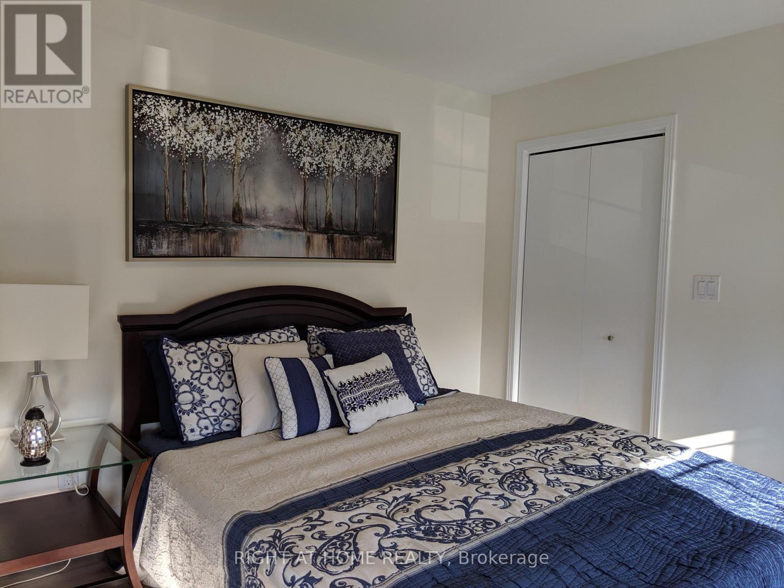 Photo of 2463 Rebecca Street