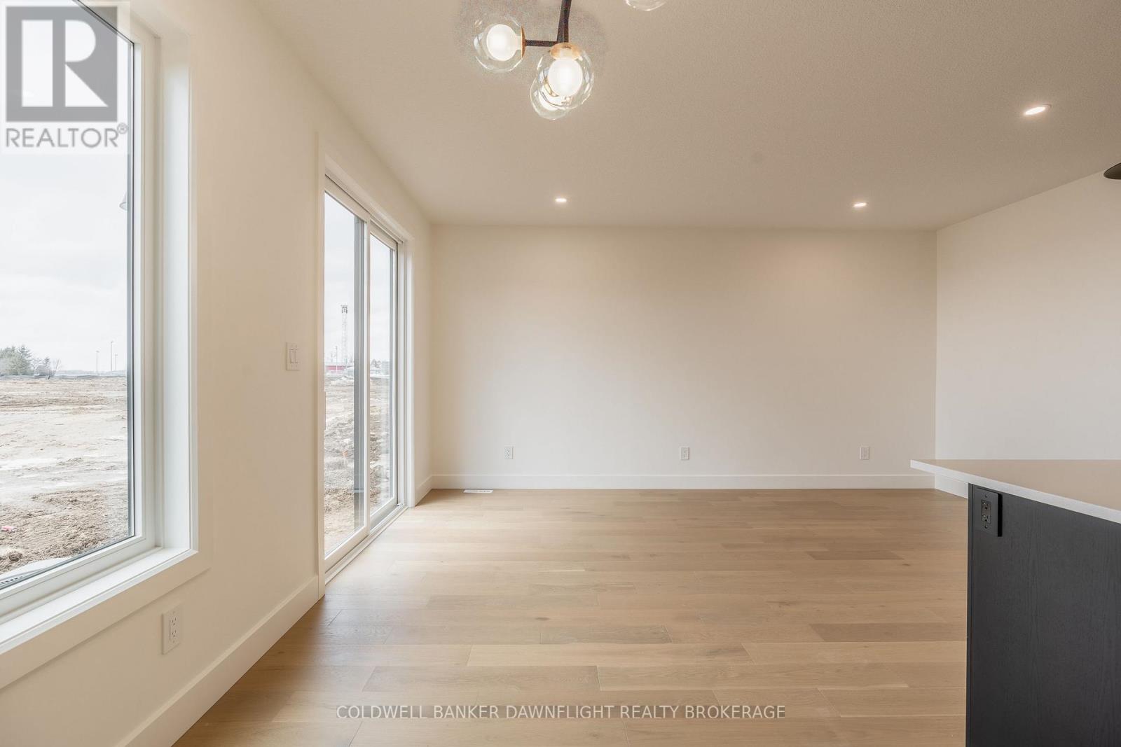 #19 147 SCOTTS DRIVE - Image 16