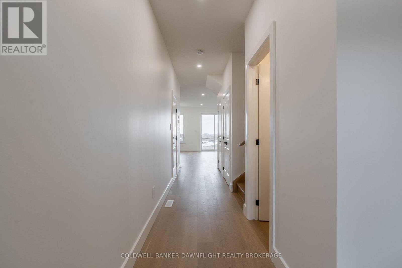 #19 147 SCOTTS DRIVE - Image 7