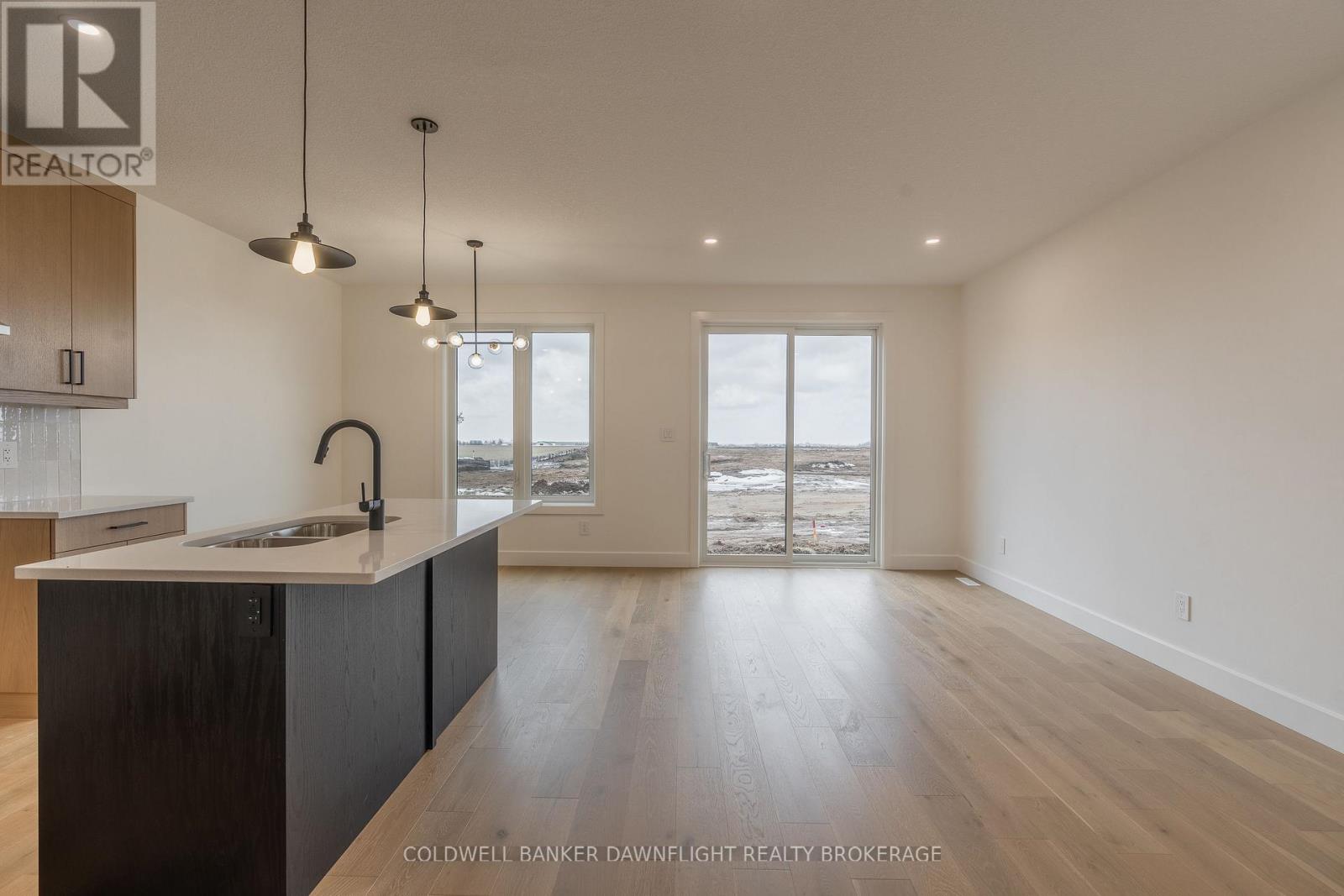 #19 147 SCOTTS DRIVE - Image 9